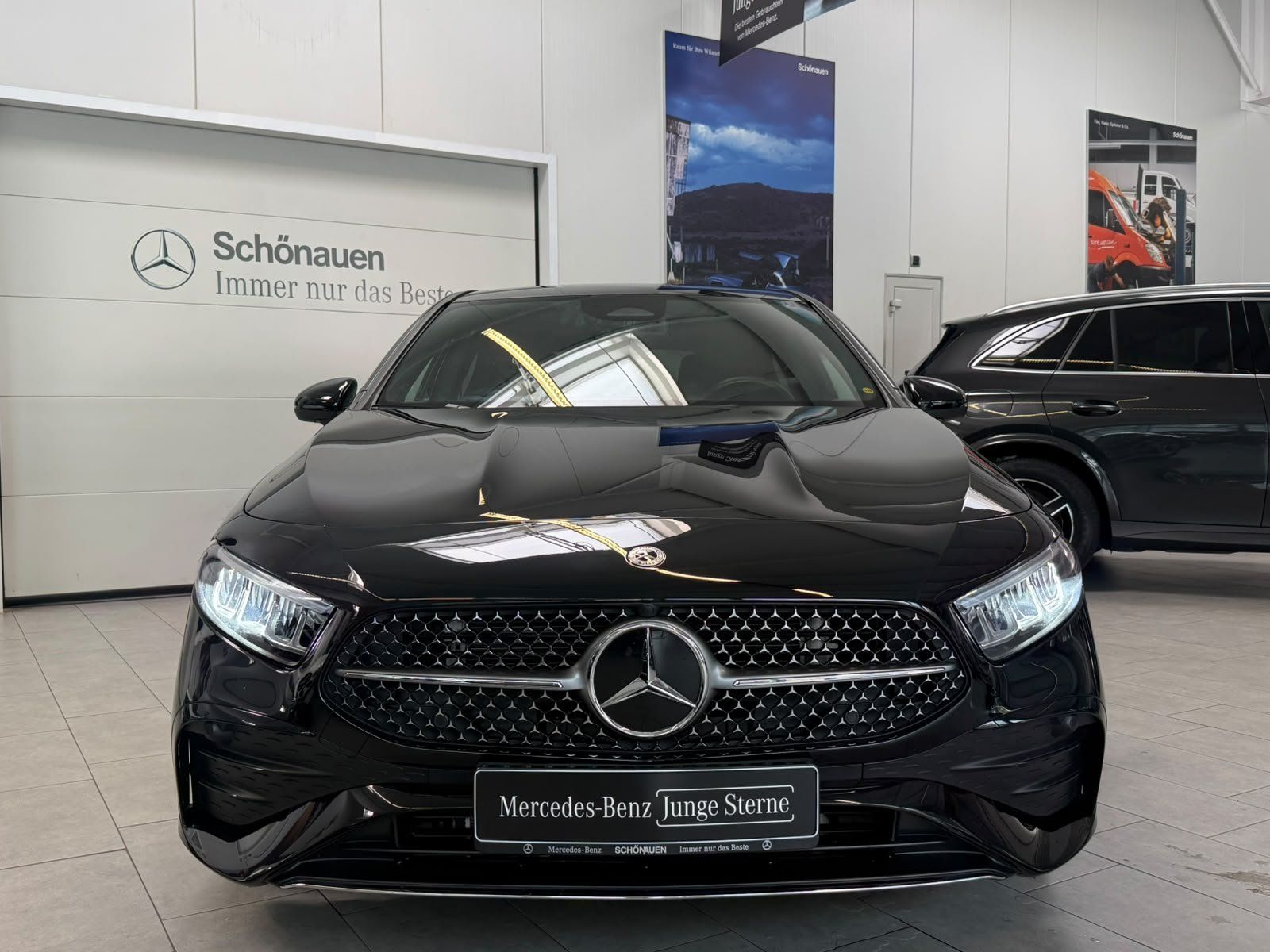 Fahrzeugabbildung Mercedes-Benz A 180 AMG ADVANCED PLUS+TOTWINKEL+KEYLESS