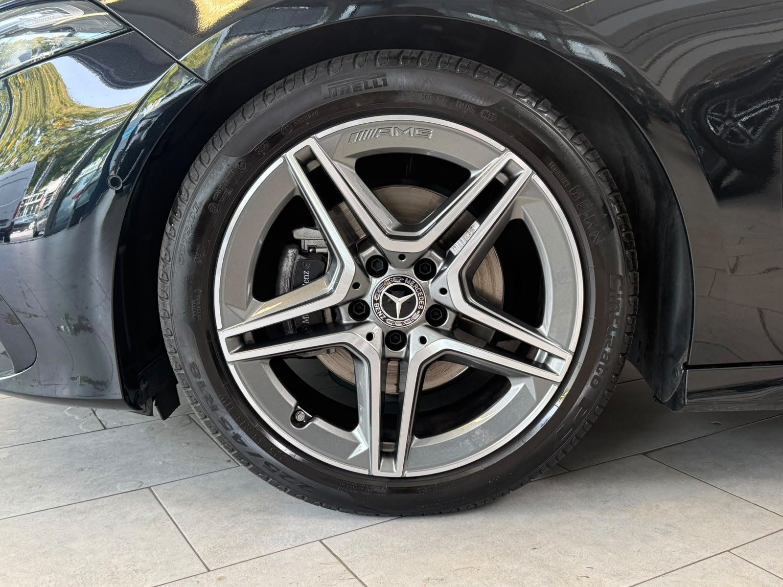 Fahrzeugabbildung Mercedes-Benz A 180 AMG ADVANCED PLUS+TOTWINKEL+KEYLESS