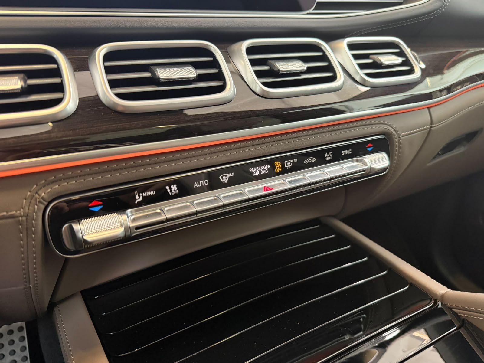 Fahrzeugabbildung Mercedes-Benz GLS 450d AMG+ULTIMATE+MANUFAKTUR+BURM3D+AHK
