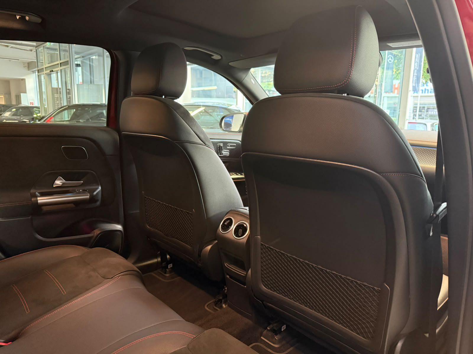 Fahrzeugabbildung Mercedes-Benz EQA 250+ AMG+PANO+HUD+MEMORY+BURM.+HUD+KEYLESS