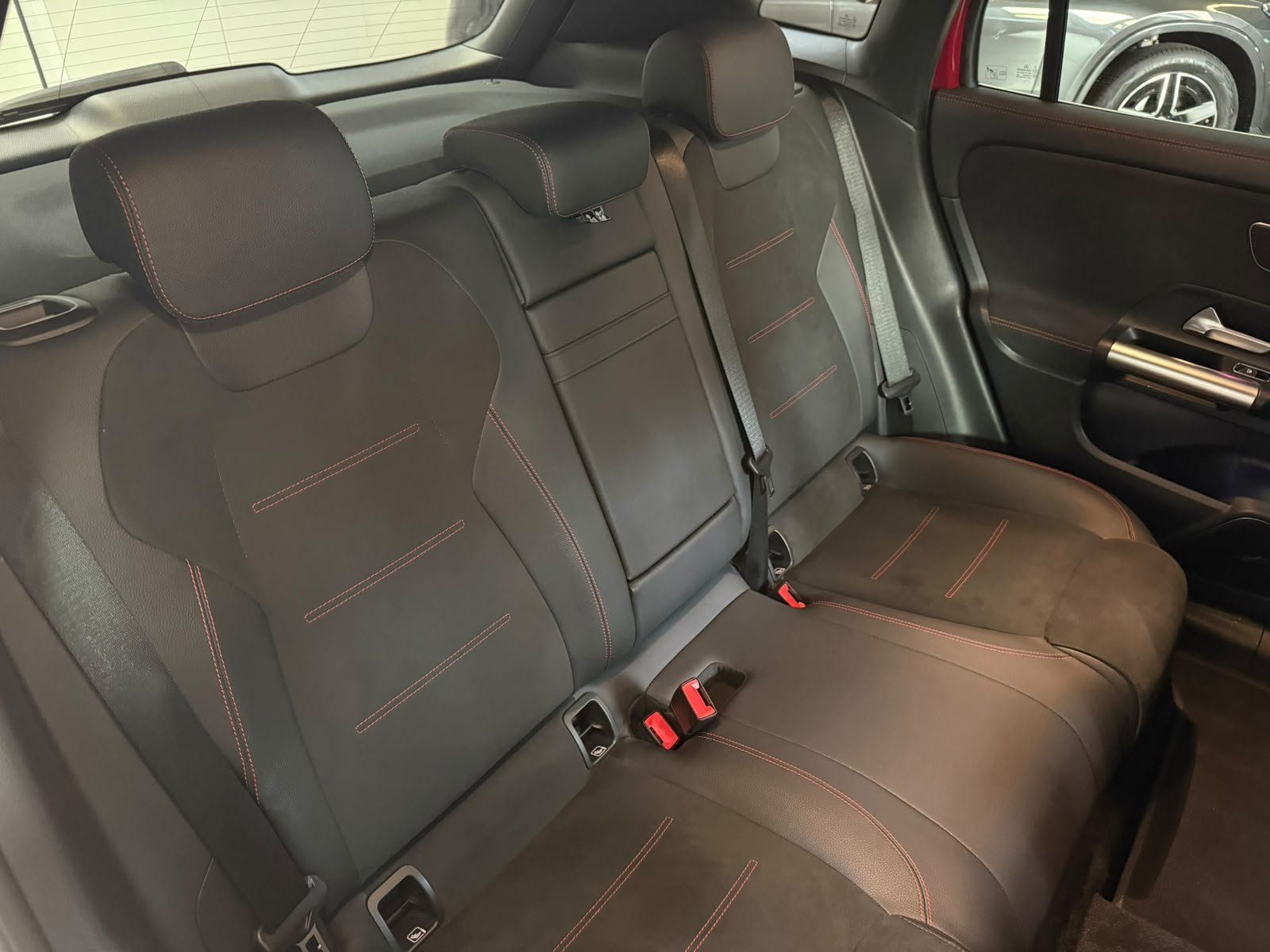 Fahrzeugabbildung Mercedes-Benz EQA 250+ AMG+PANO+HUD+MEMORY+BURM.+HUD+KEYLESS