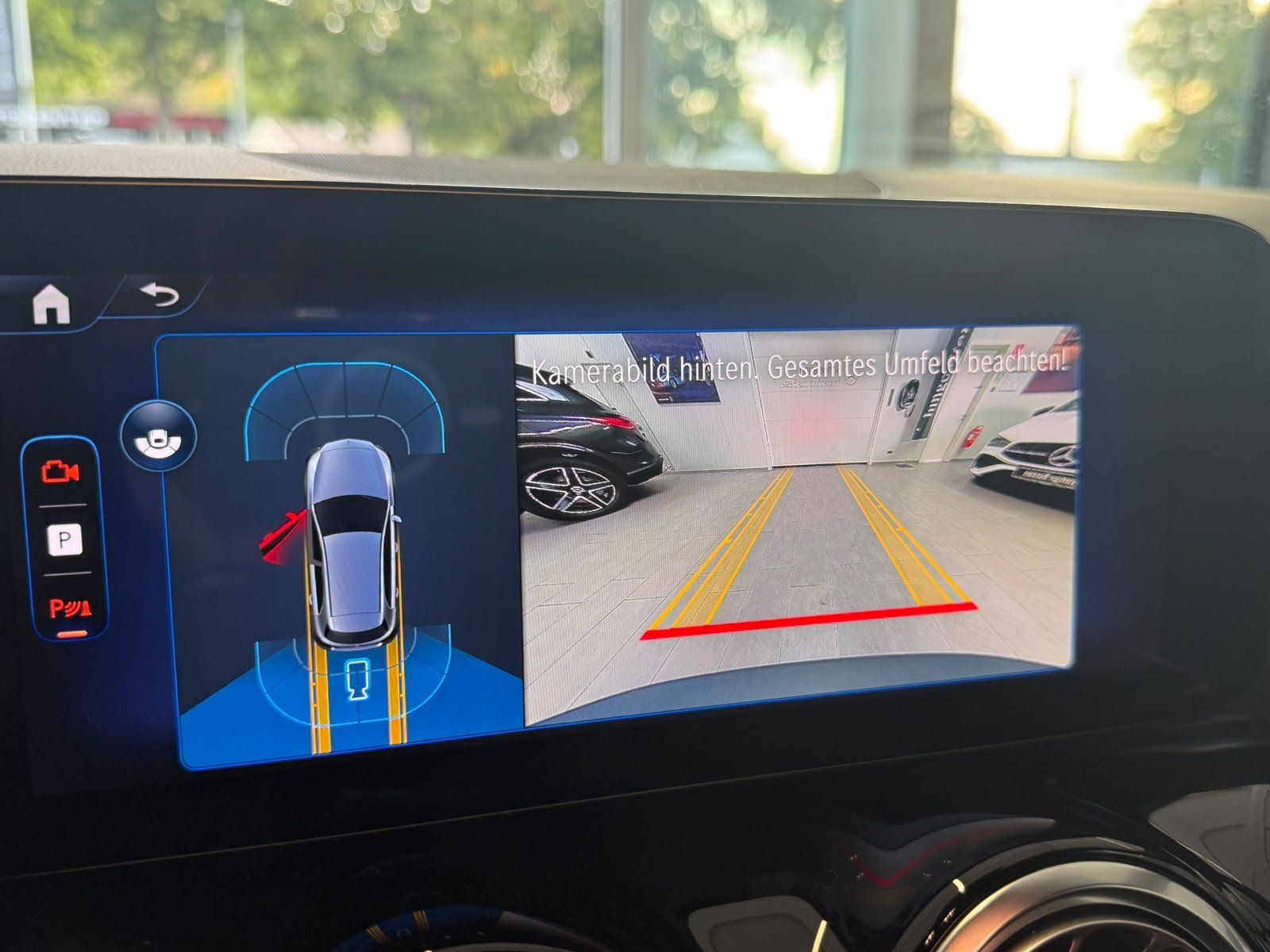 Fahrzeugabbildung Mercedes-Benz EQA 250+ AMG+PANO+HUD+MEMORY+BURM.+HUD+KEYLESS