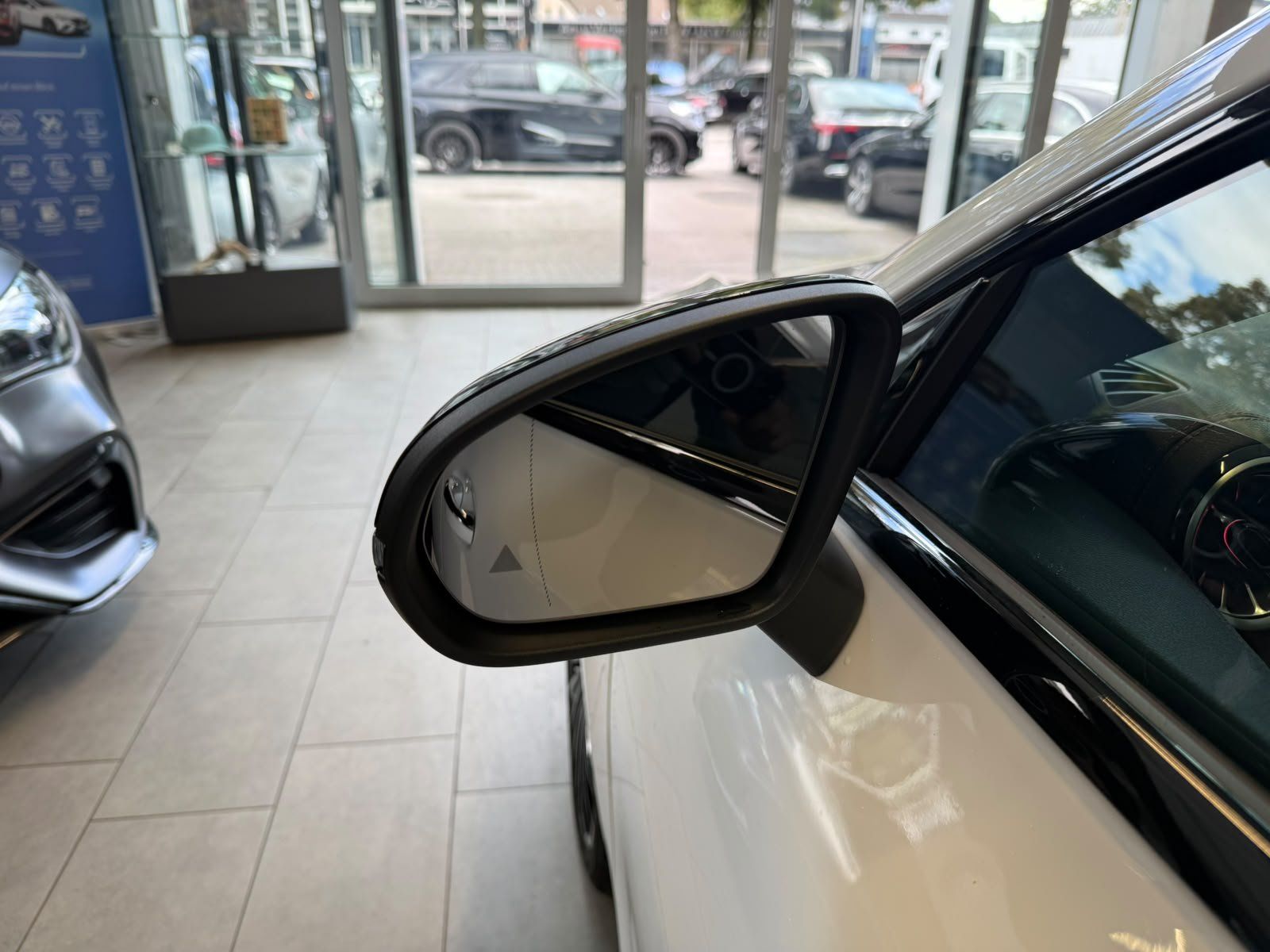 Fahrzeugabbildung Mercedes-Benz CLA 250 4M SB AMG+NIGHT+BURMES+360°+MBEAM+TOTW.
