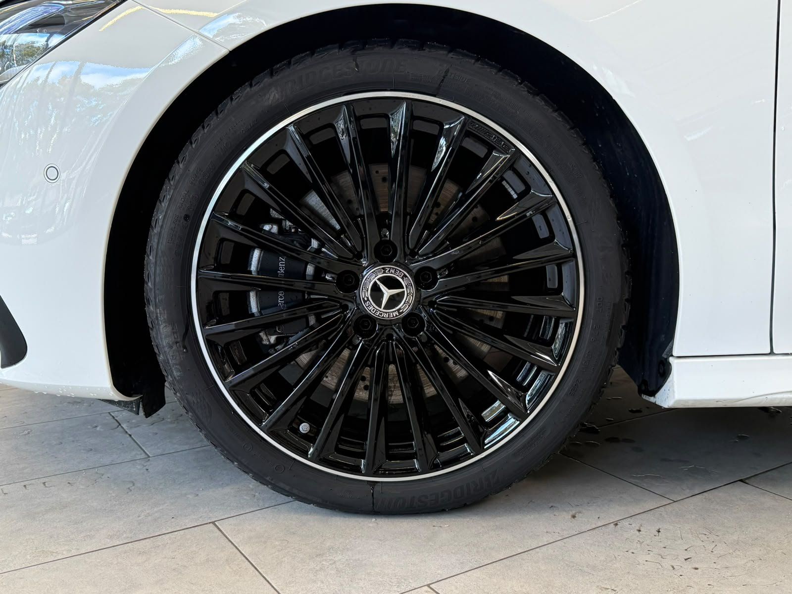 Fahrzeugabbildung Mercedes-Benz CLA 250 4M SB AMG+NIGHT+BURMES+360°+MBEAM+TOTW.