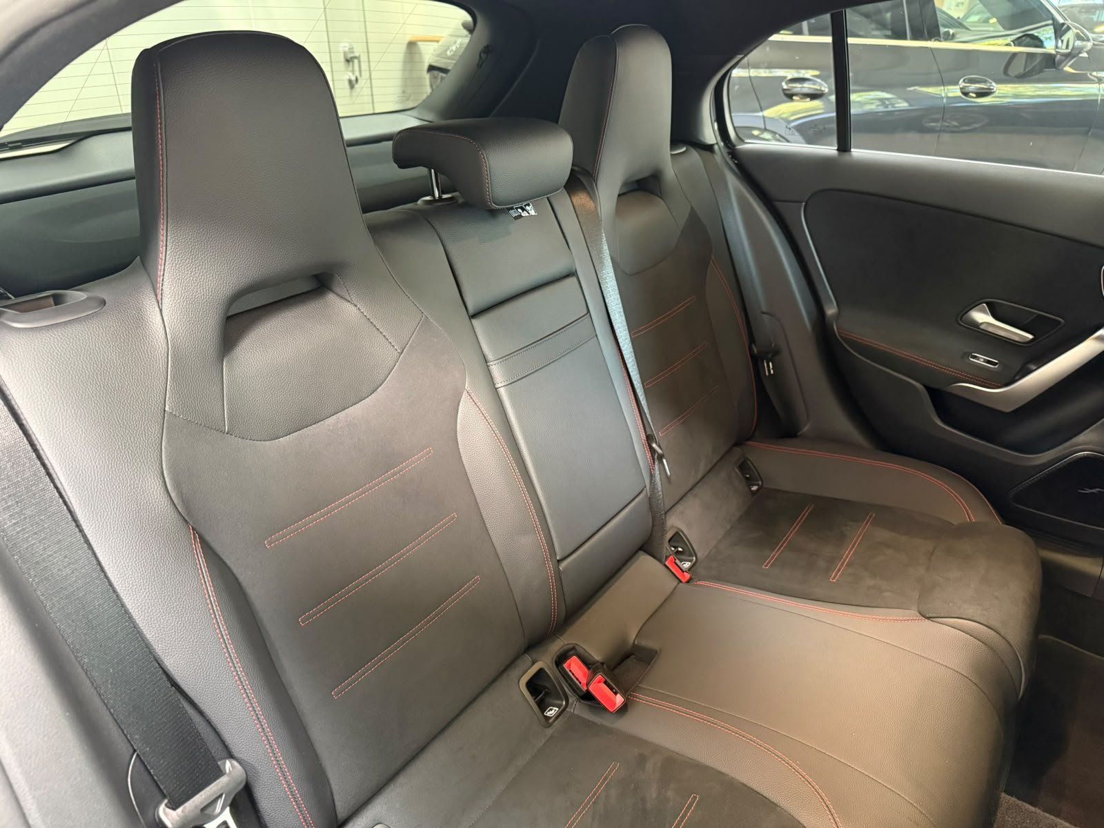 Fahrzeugabbildung Mercedes-Benz A 250 e AMG PANO+AHK+BEAM+BURMES+DISTR+AC11KW