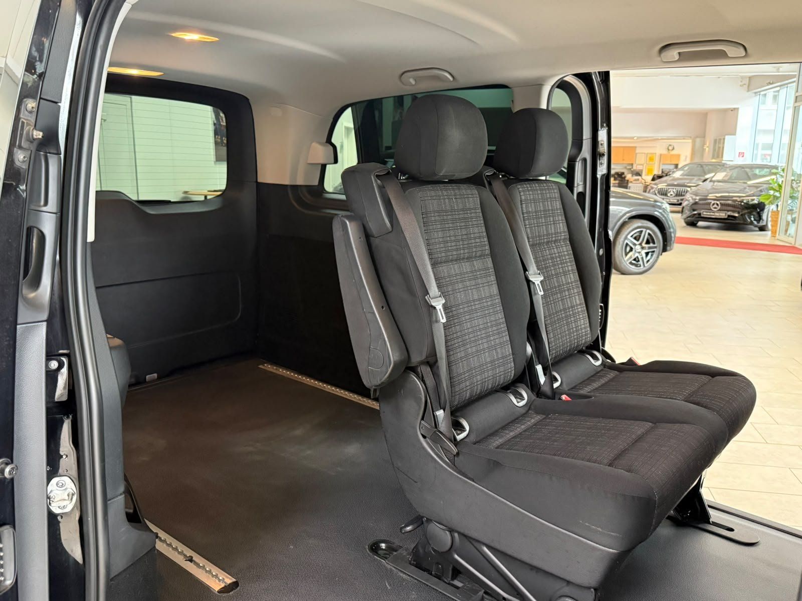 Fahrzeugabbildung Mercedes-Benz Vito Mixto 119 Scheckheft MB+LED+AHK+SHZ+KAMERA