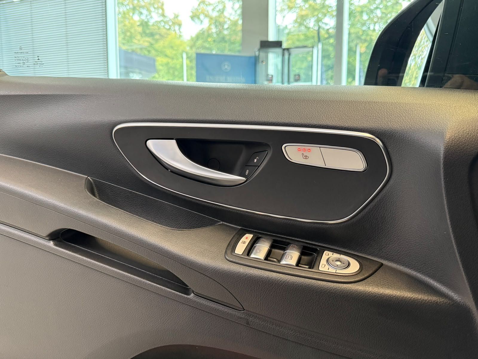 Fahrzeugabbildung Mercedes-Benz Vito Mixto 119 Scheckheft MB+LED+AHK+SHZ+KAMERA