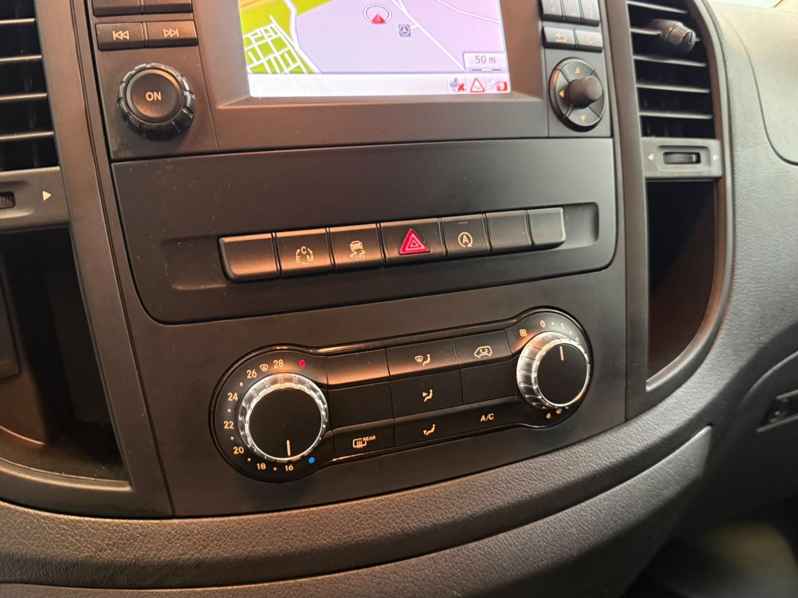 Fahrzeugabbildung Mercedes-Benz Vito Mixto 119 Scheckheft MB+LED+AHK+SHZ+KAMERA