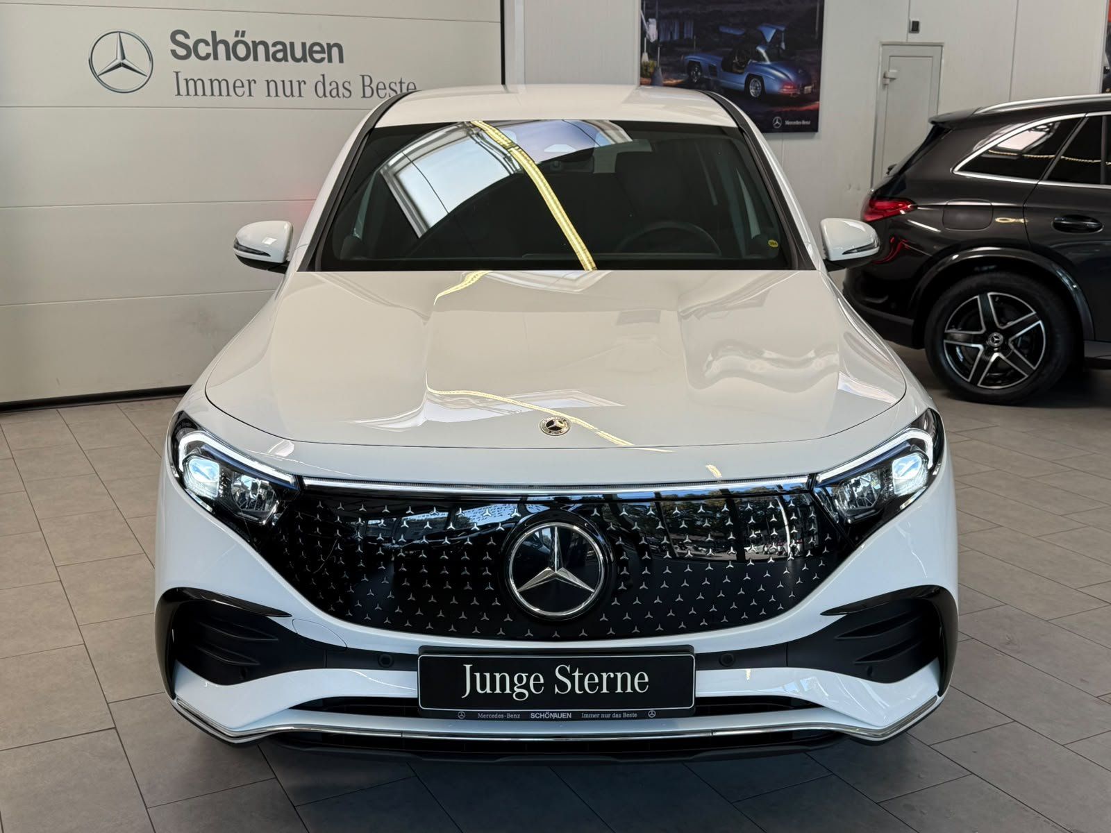 Fahrzeugabbildung Mercedes-Benz EQB 250+ AMG+DISTR+KAMERA+TOTW+FAP+CARPLAY+LED