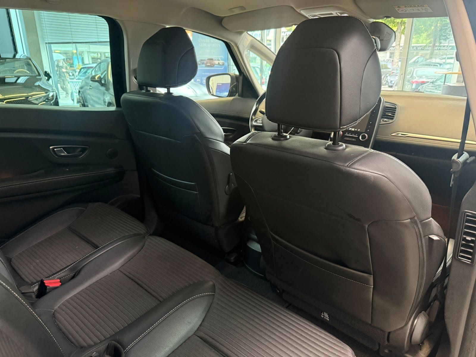 Fahrzeugabbildung Renault Grand Scenic IV 1.3 TCe 160 Grand BOSE-Edition