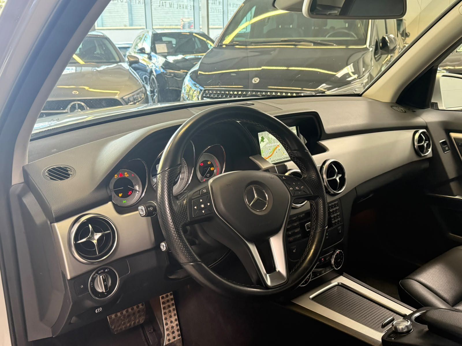 Fahrzeugabbildung Mercedes-Benz GLK 250 BlueTec COMAND+AHK+ILS+MEMORY+360°+TOTW.