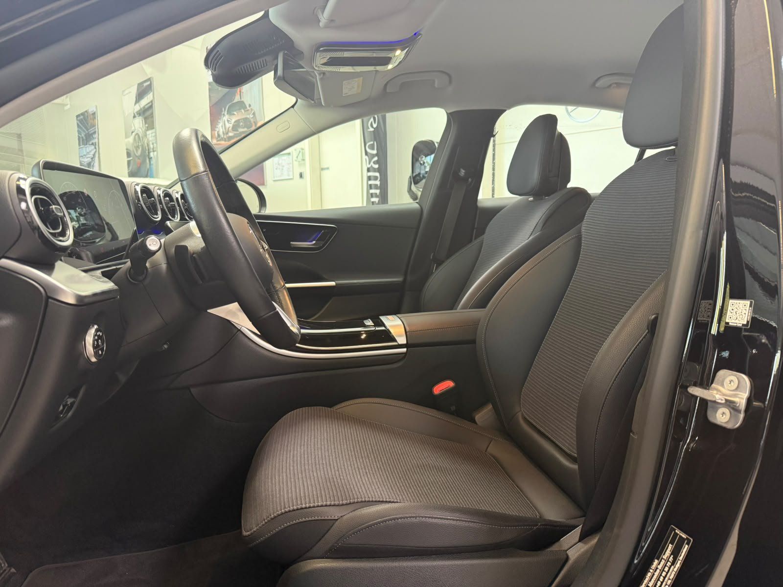Fahrzeugabbildung Mercedes-Benz C 200 d Avantgarde KAMERA+CARPLAY+LED+TOTW.+DAB