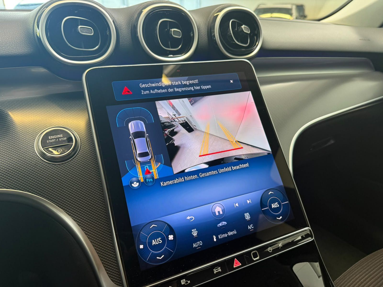 Fahrzeugabbildung Mercedes-Benz C 200 d Avantgarde KAMERA+CARPLAY+LED+TOTW.+DAB