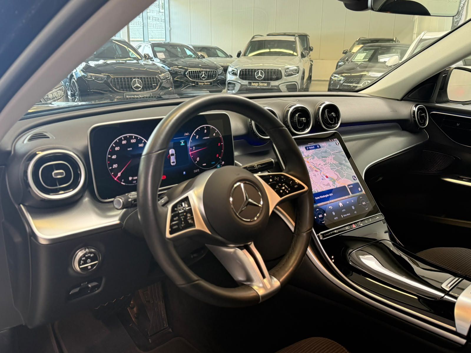 Fahrzeugabbildung Mercedes-Benz C 200 d Avantgarde KAMERA+CARPLAY+LED+TOTW.+DAB