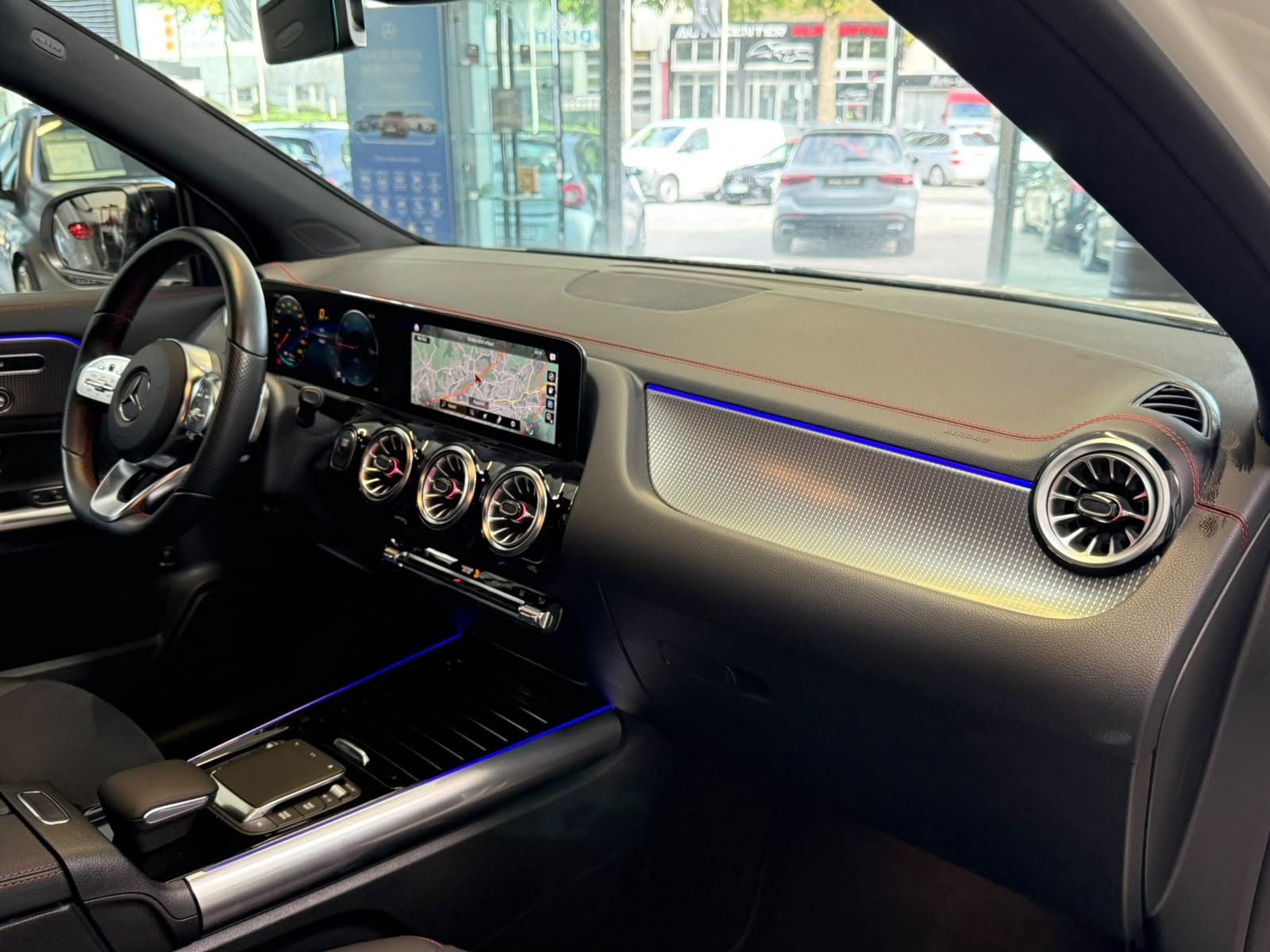 Fahrzeugabbildung Mercedes-Benz EQA 250 AMG NIGHT+KAMERA+MEMORY+LED+CARPLAY+TOTW
