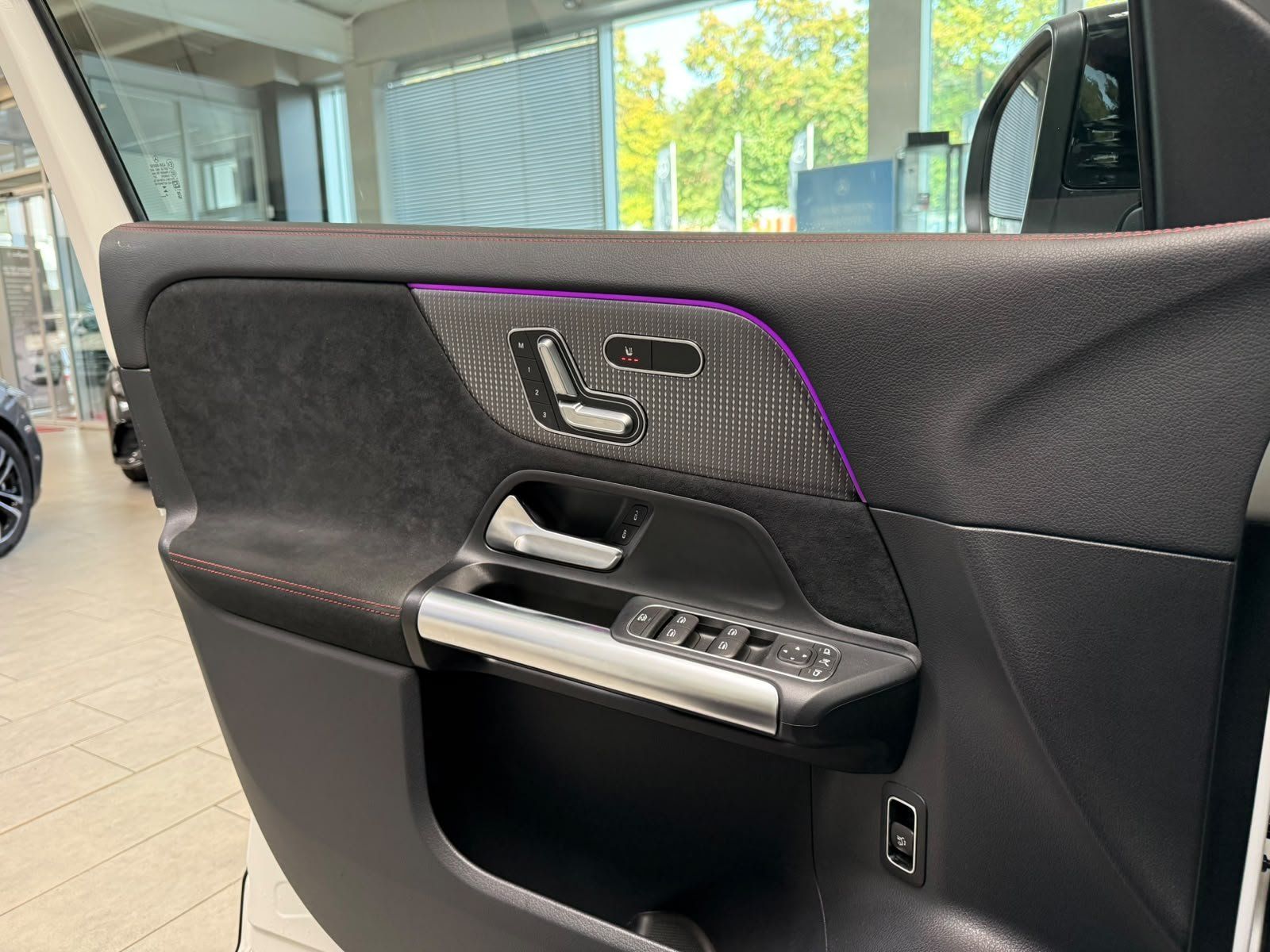 Fahrzeugabbildung Mercedes-Benz EQA 250 AMG NIGHT+KAMERA+MEMORY+LED+CARPLAY+TOTW