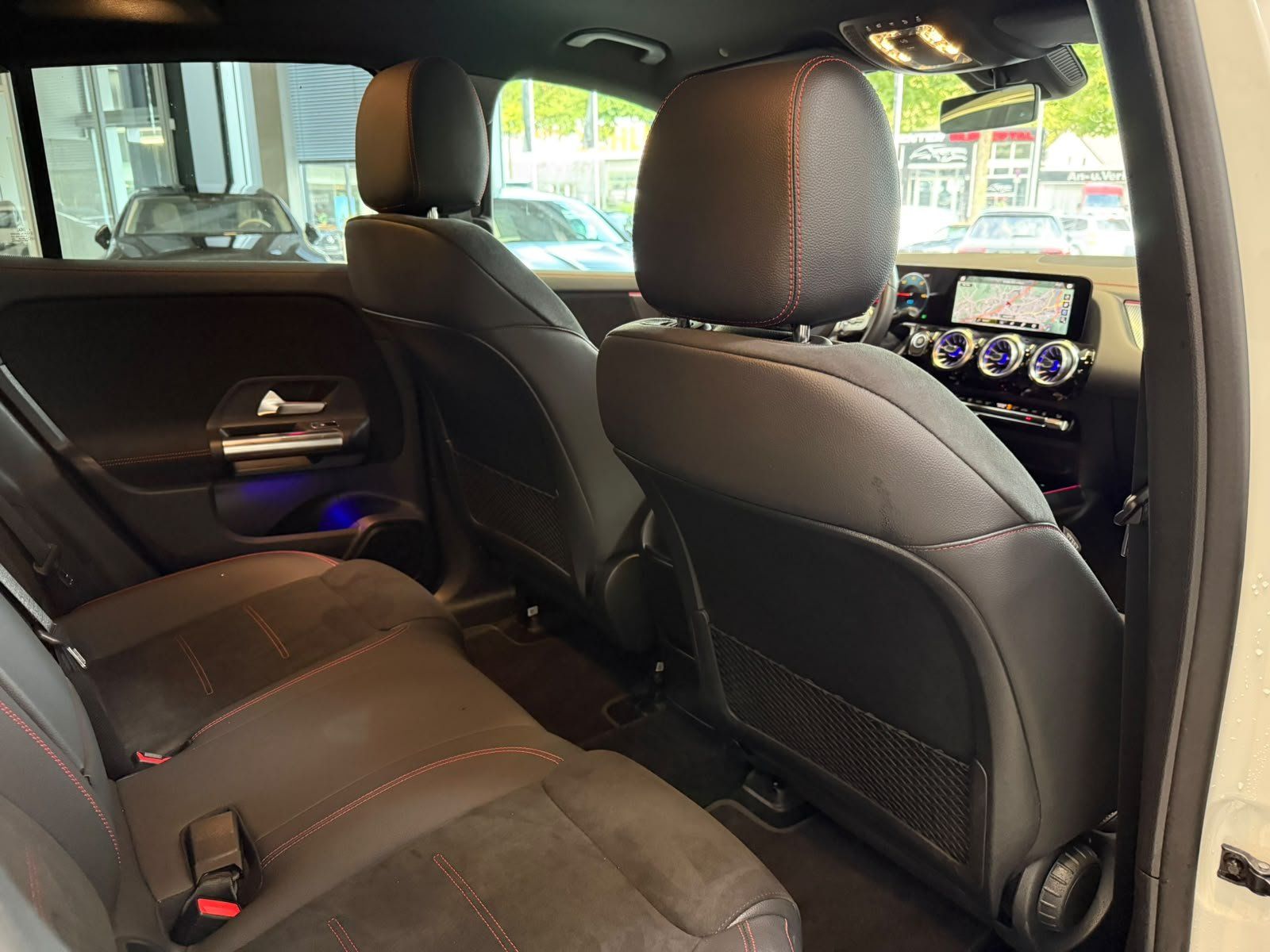 Fahrzeugabbildung Mercedes-Benz EQA 250 AMG NIGHT+KAMERA+MEMORY+LED+CARPLAY+TOTW