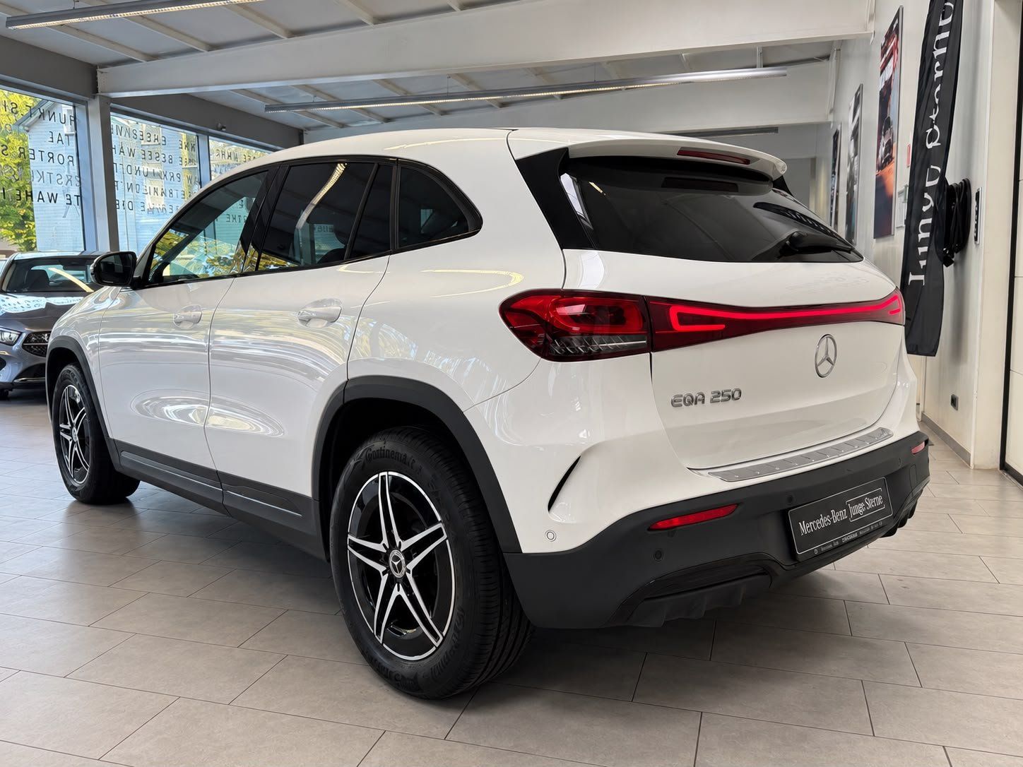 Fahrzeugabbildung Mercedes-Benz EQA 250 AMG NIGHT+KAMERA+MEMORY+LED+CARPLAY+TOTW