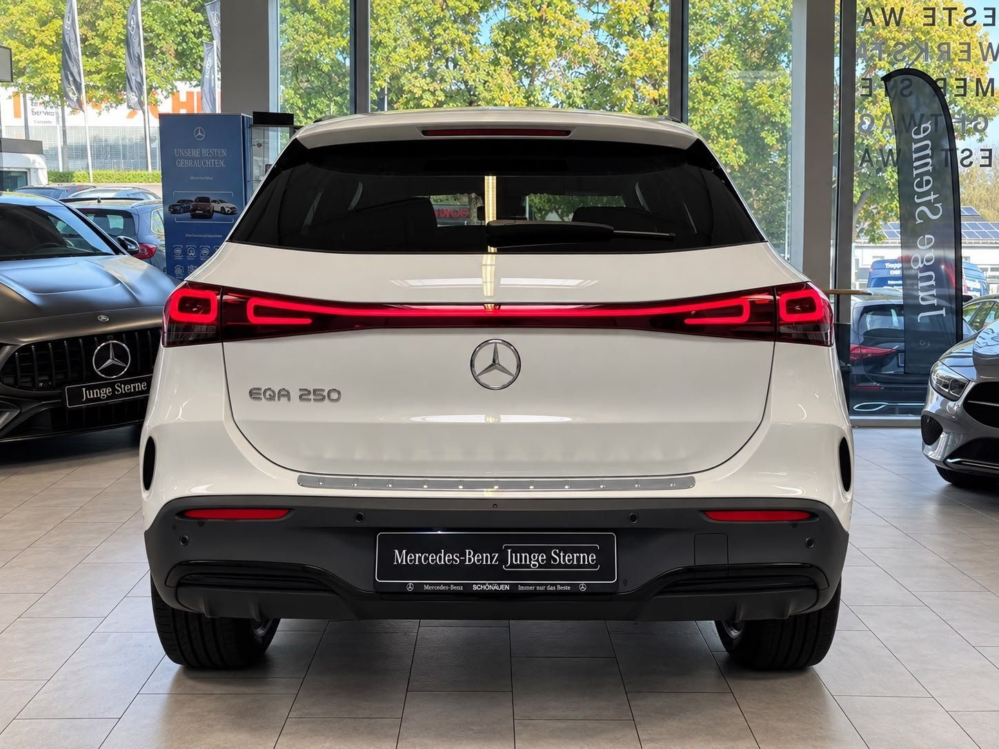 Fahrzeugabbildung Mercedes-Benz EQA 250 AMG NIGHT+KAMERA+MEMORY+LED+CARPLAY+TOTW