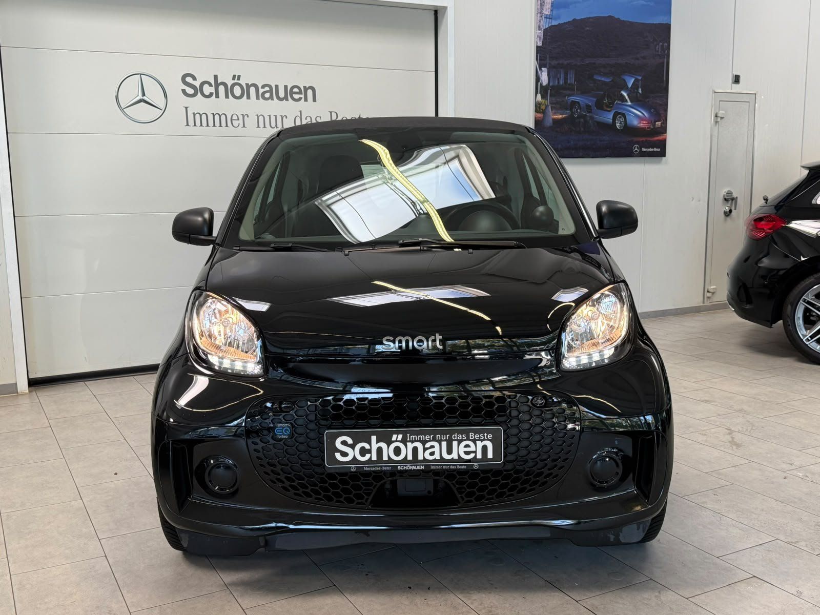Fahrzeugabbildung Smart EQ fortwo Coupé 22KW+PURE+KLIMA+DAB+EINPARKHILFE