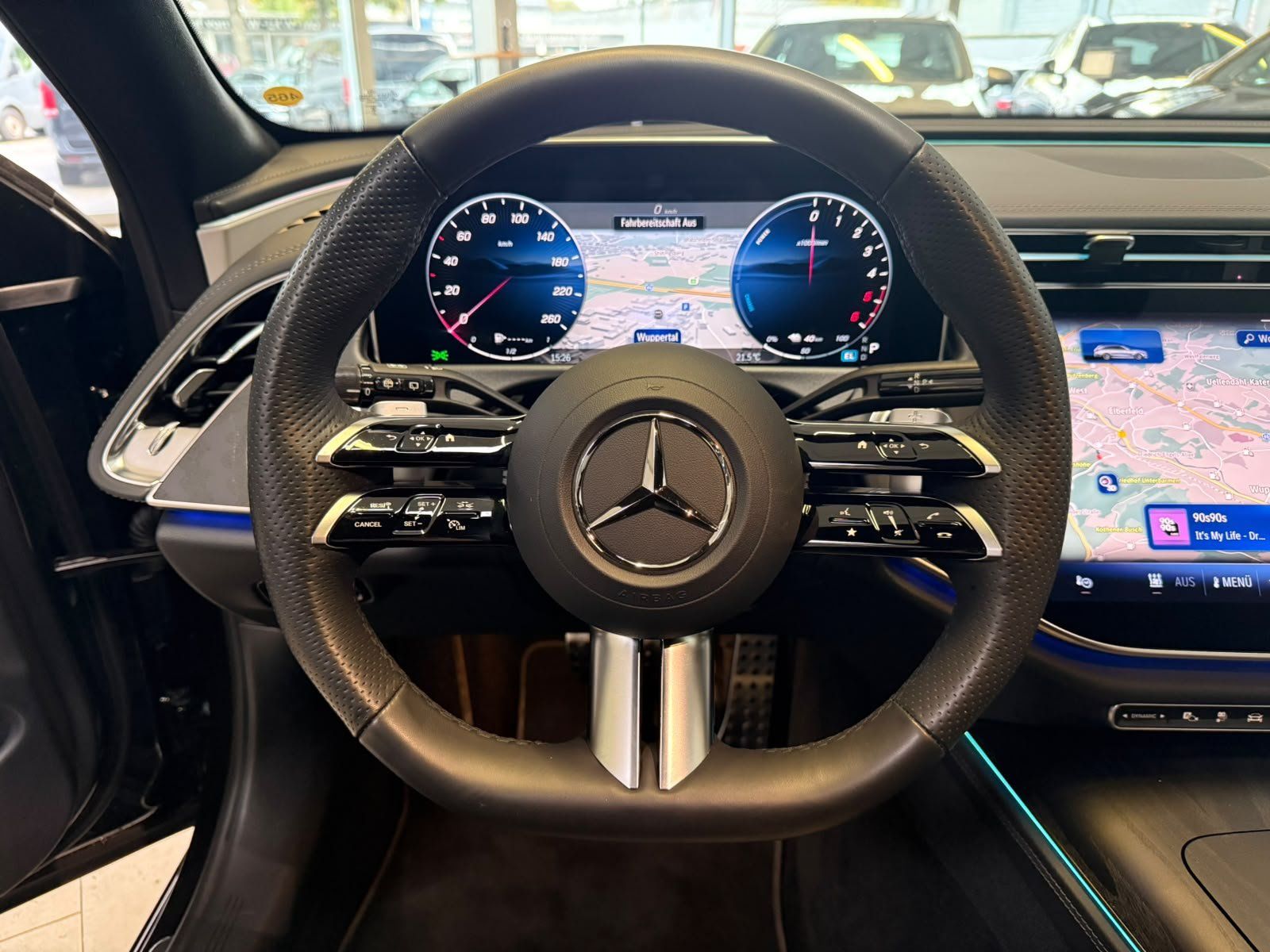 Fahrzeugabbildung Mercedes-Benz E 300de T AMG+AIRM+PREMIUM+HUD+BURM4D+AHK+NAPPA
