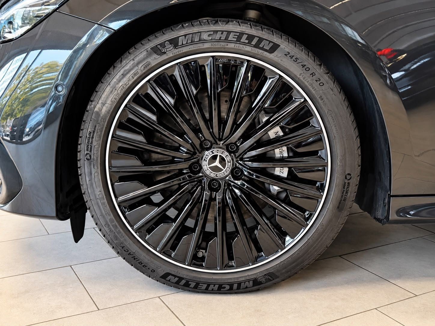 Fahrzeugabbildung Mercedes-Benz E 300de T AMG+AIRM+PREMIUM+HUD+BURM4D+AHK+NAPPA