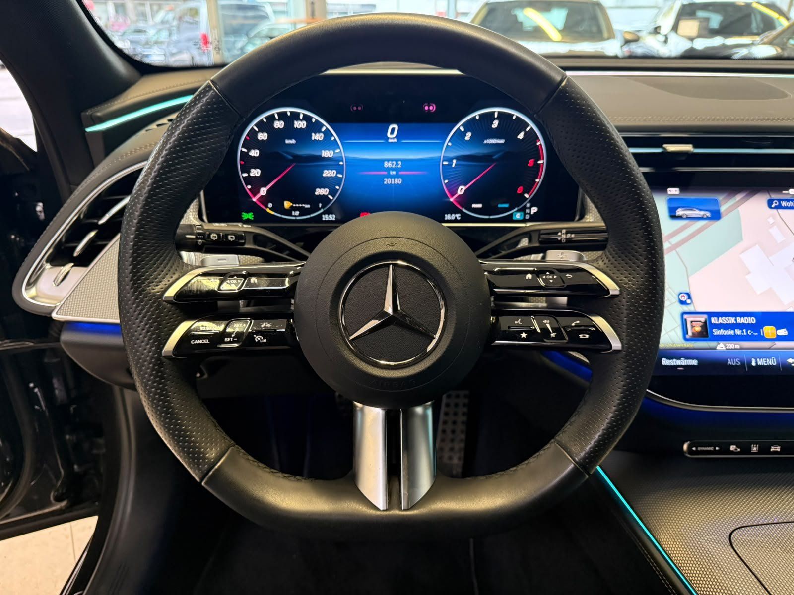 Fahrzeugabbildung Mercedes-Benz E 220d 4M T AMG+AIRMATIC+STHZ+PANO+BURM4D+HUD+3D
